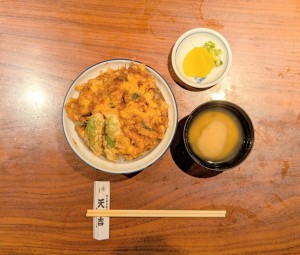 水曜日２５－８３５