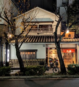 水曜日２５－８３２